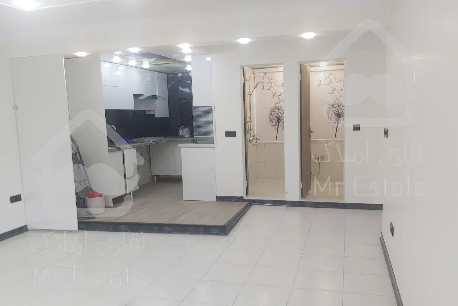 نازی آباد ، هزار دستگاه ، ساختمان بانک رهنی