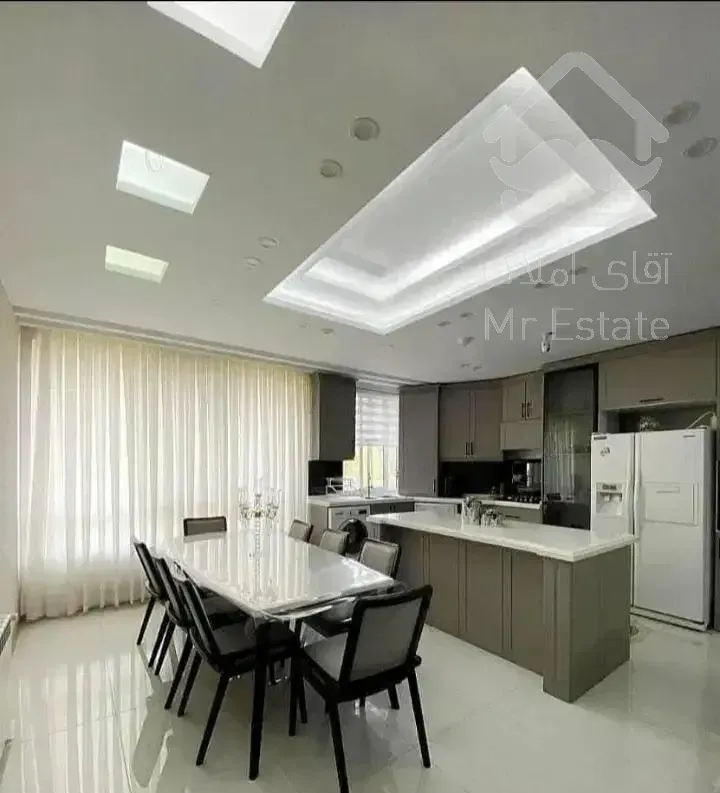 ۸۰ متر/ کلید نخورده/دوطرفه نور/روف گاردن