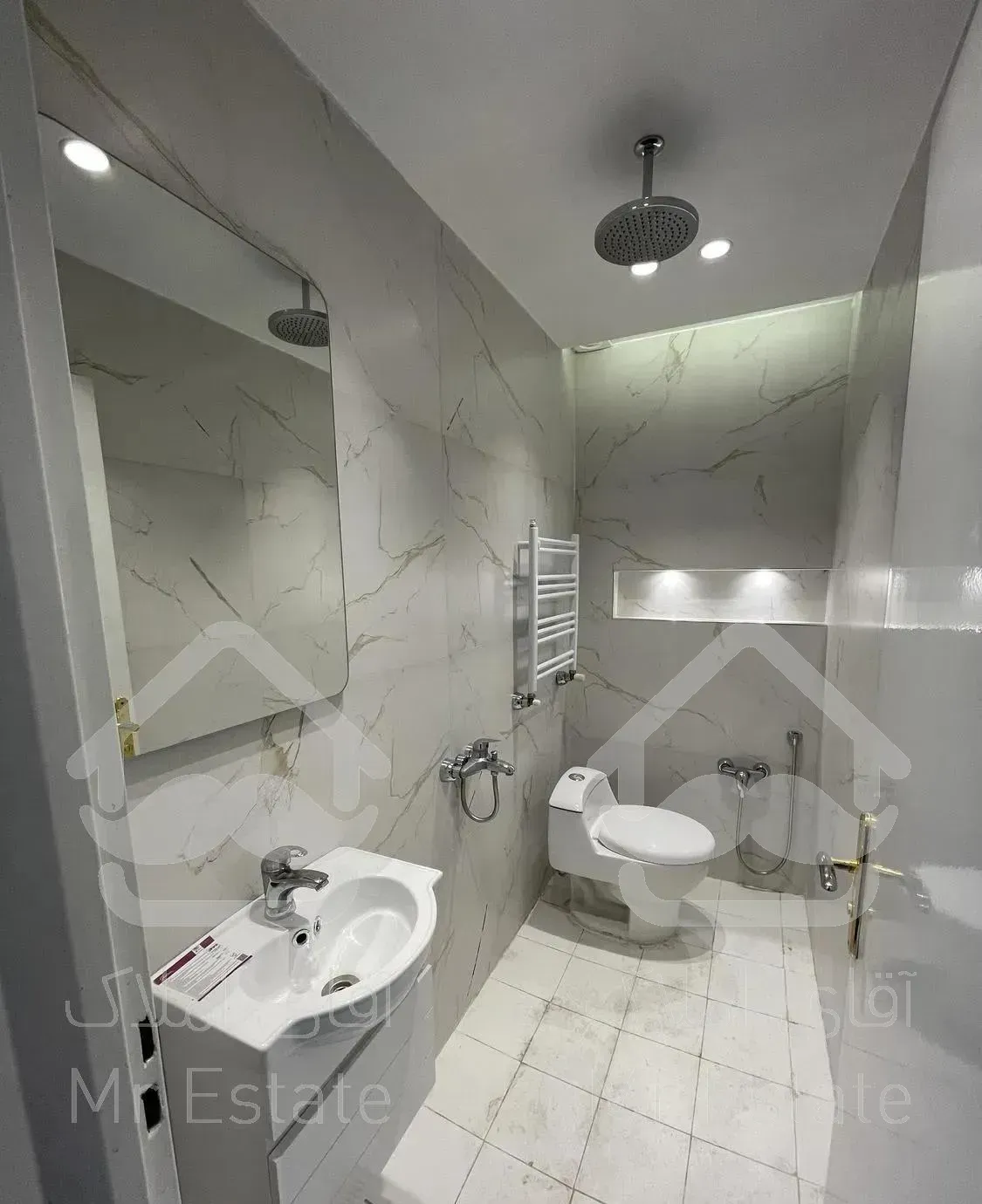 ۱۰۰متری ۷ ساله/۳۰۰متر لابی/۵۰۰متر حیاط/