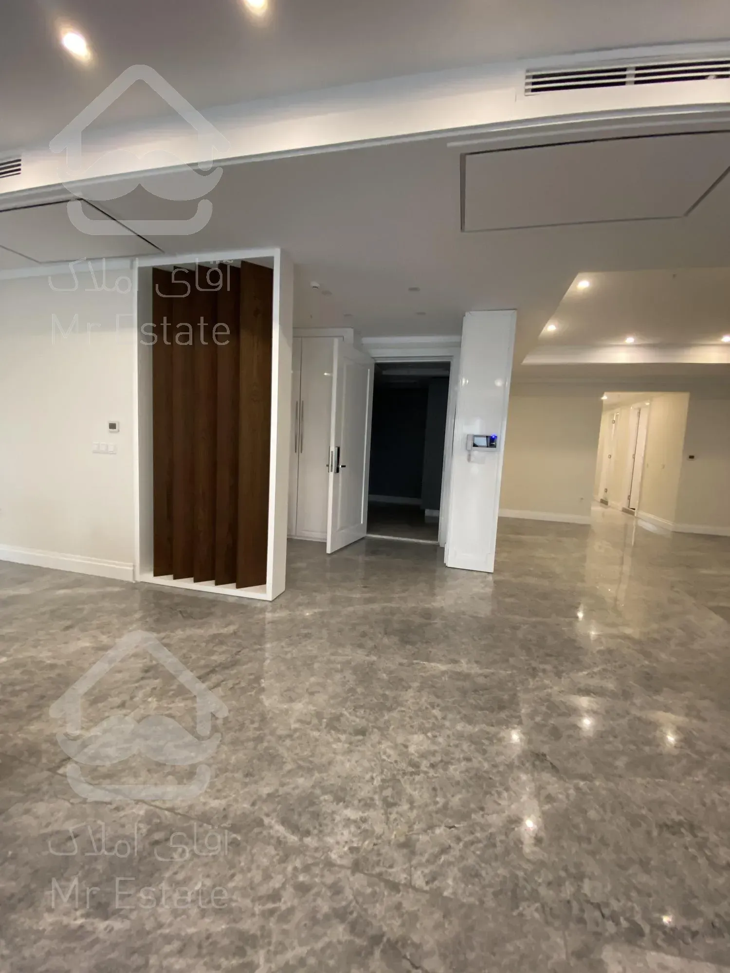 فروش اکازیون ترین ۳۳۰ متری فرمانیه - سنبل