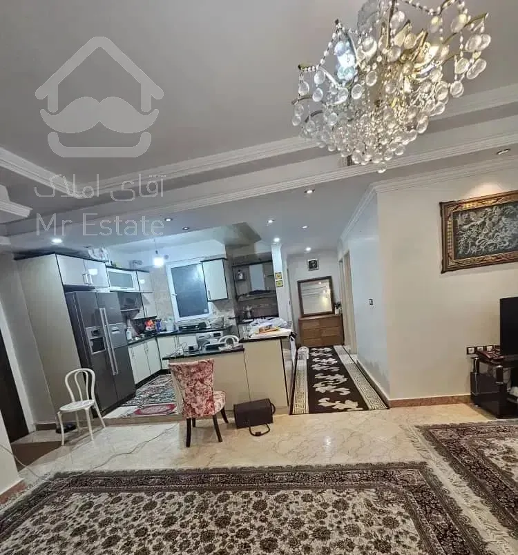 ۹۰متر ،دو خواب ، رو به آفتاب