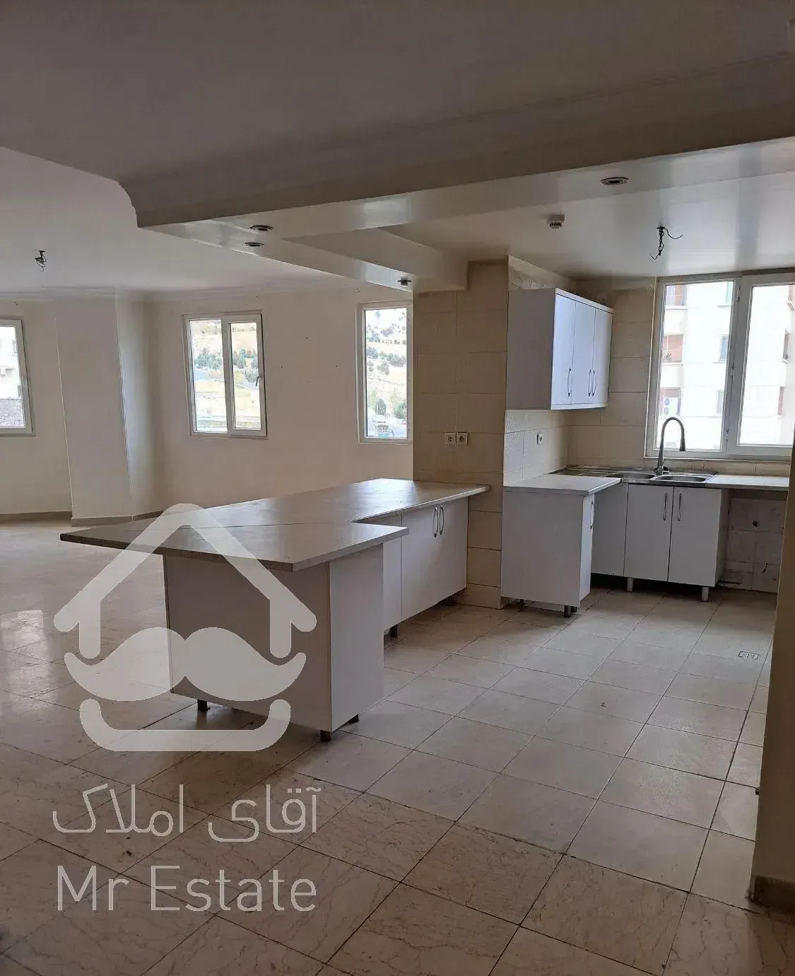 ۱۳۵ متر برج بام سعادت آباد