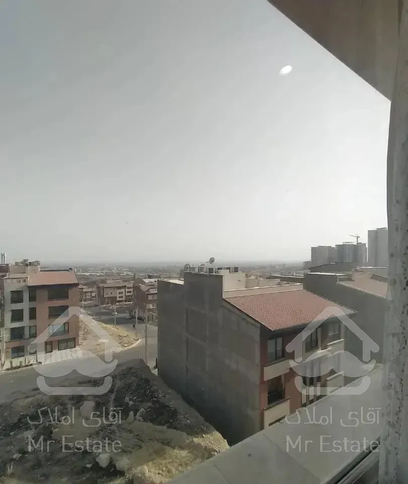 فروش  واحد ۱۳۰ متری روبه کوه در برج مهتاب