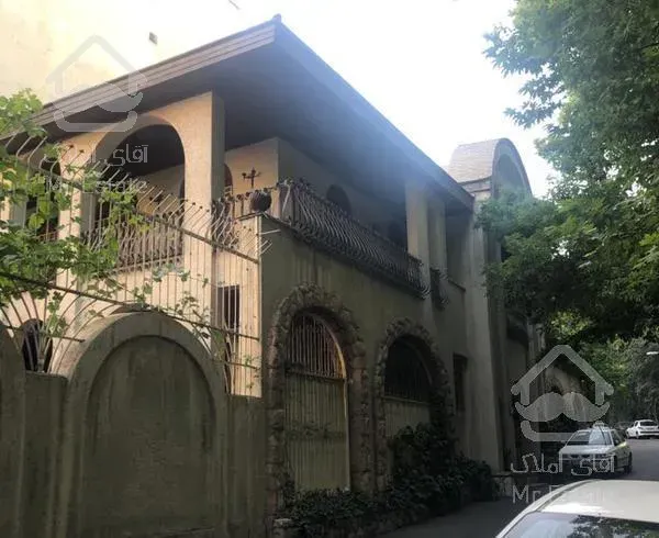 ۶۶۰متر بنا تریبلکس در ۴۴۰متر زمین بدون مشرف