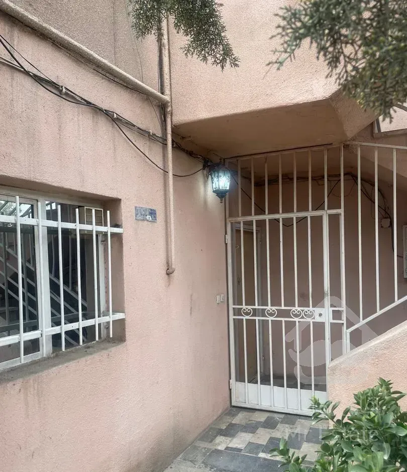 واحد ۹۳ متری طبقه همکف