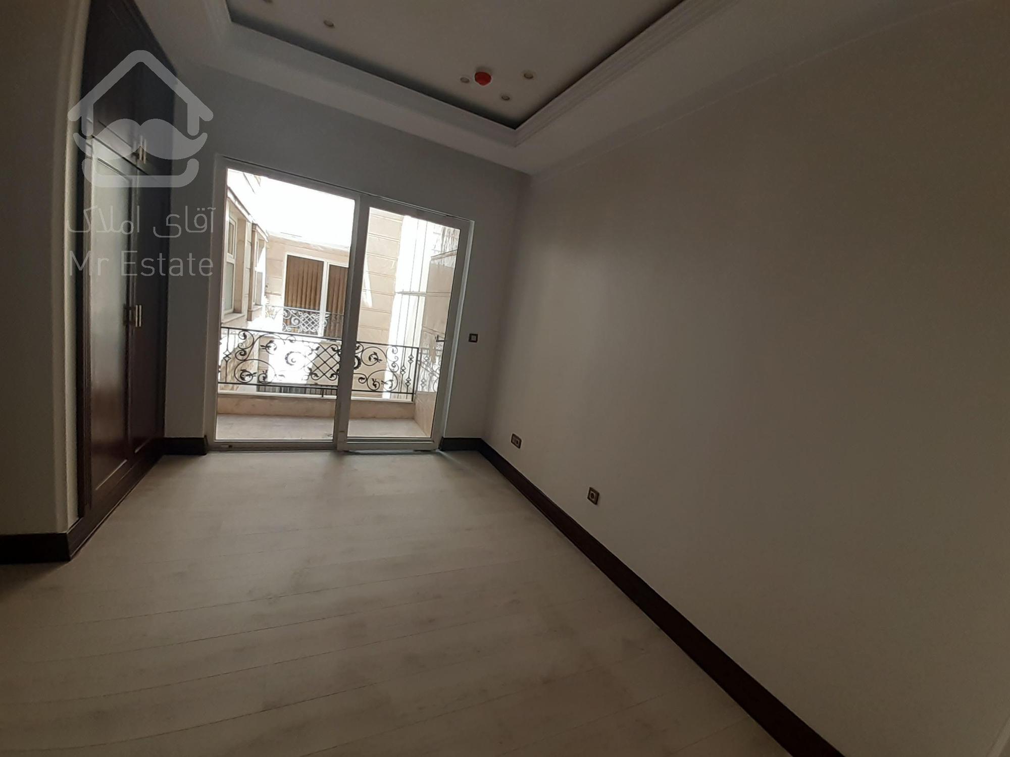 آپارتمان ۱۷۰ متر سه خواب ** اندرزگو **