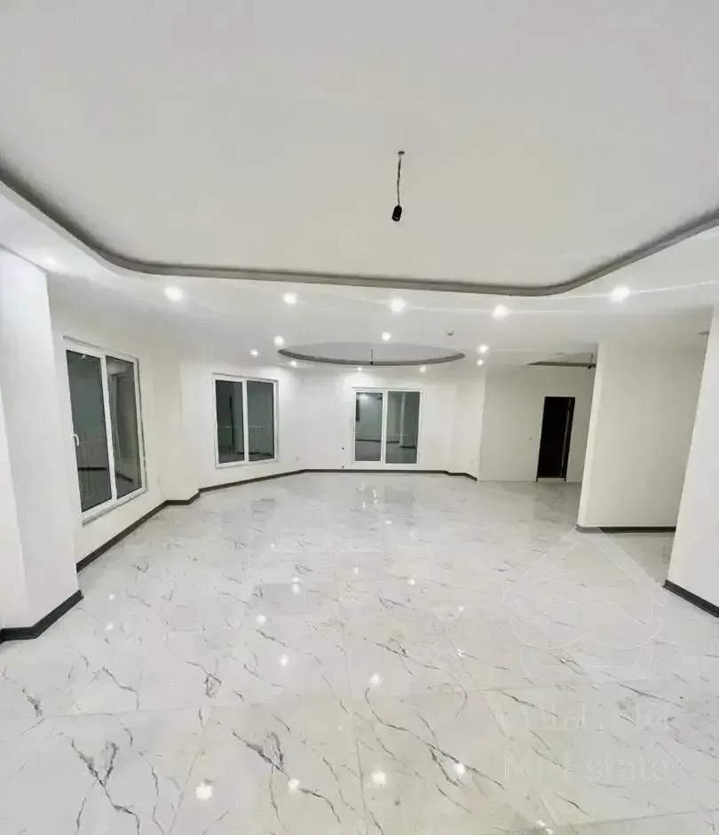 فروش آپارتمان ۱۵۰ متری کلید نخورده هراز بالای قائم