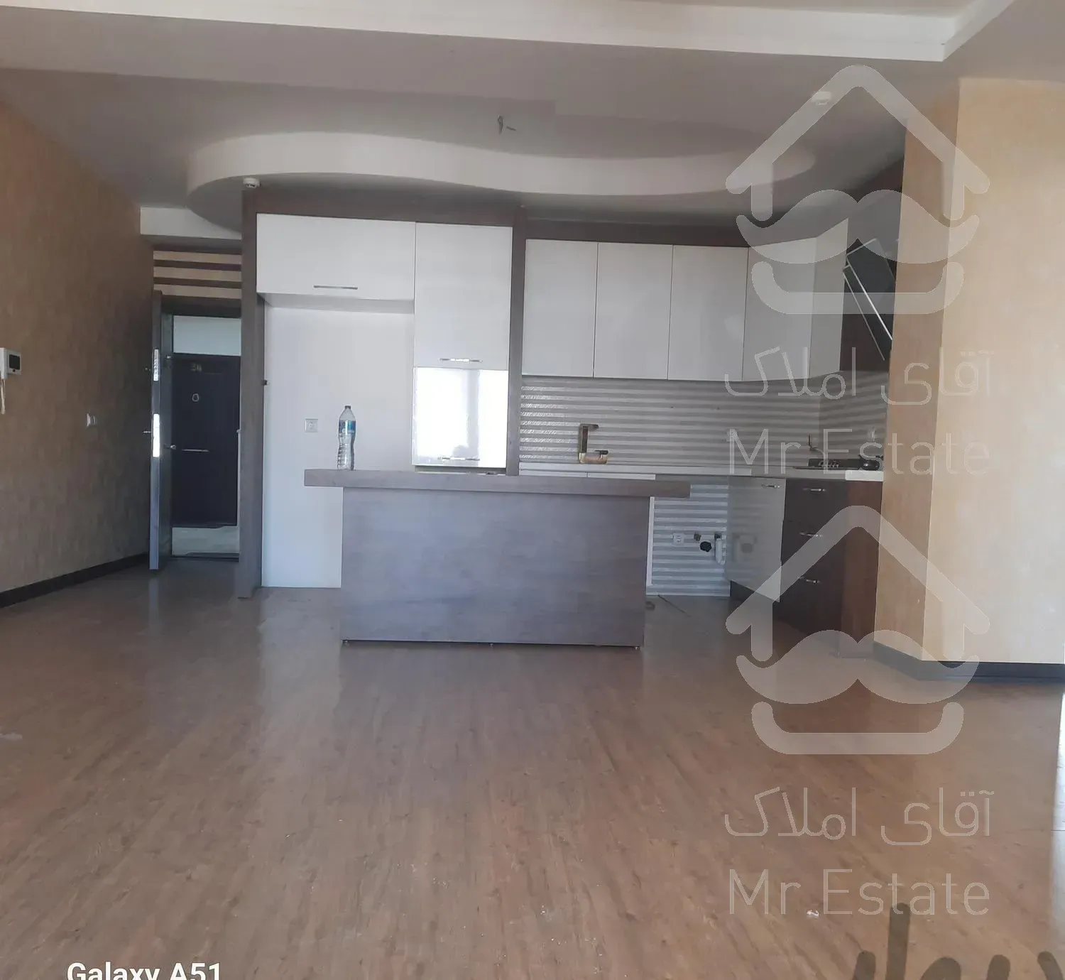 واحد نقلی واقع در برج با دو لاین آسانسور