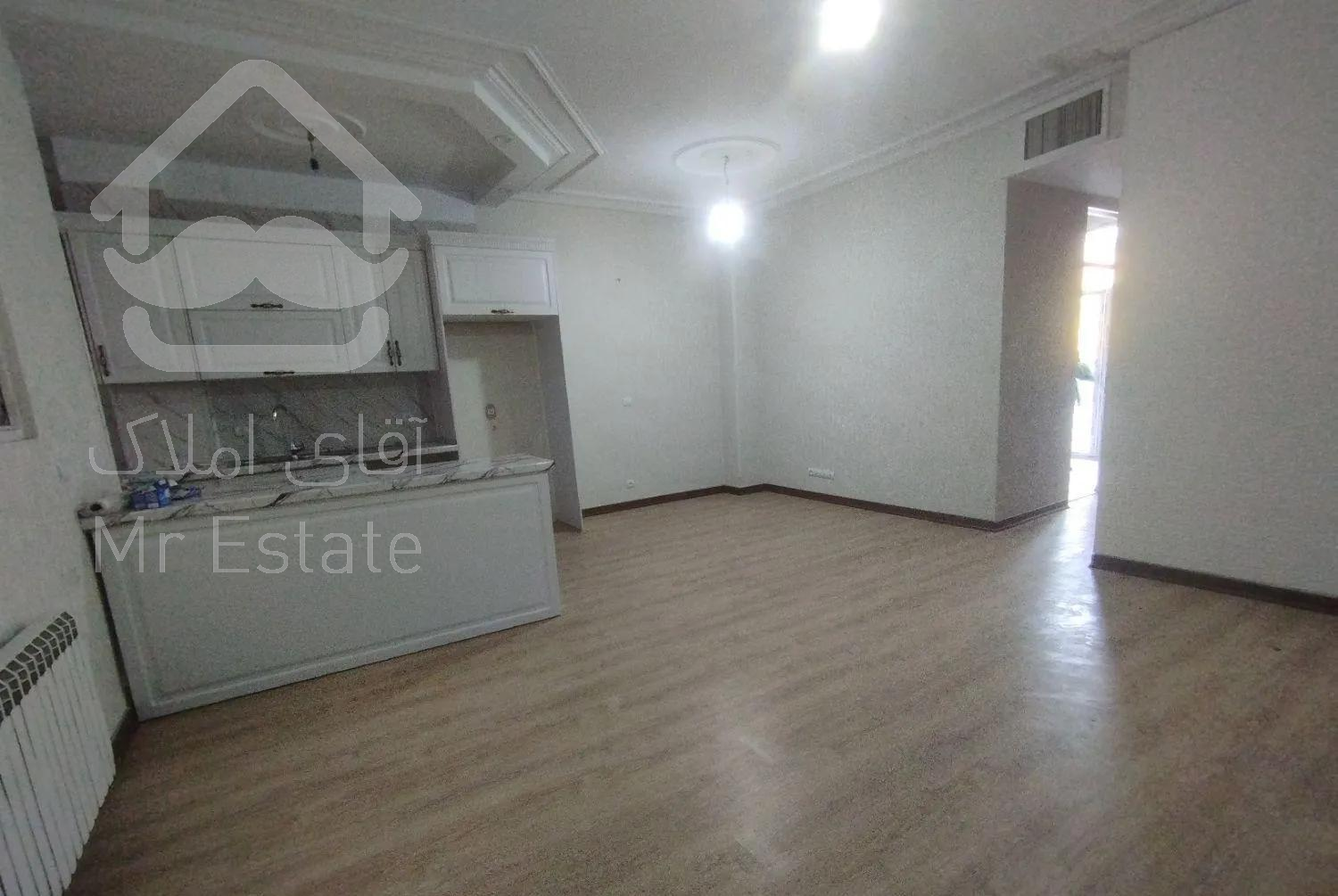 ۶۰ متر / ۸ ساله / سالن پرده خور/ شهرزیبا