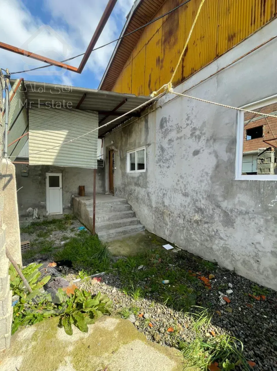 کلنگی ۲۰۰متری فروش فوری قابل بازسازی