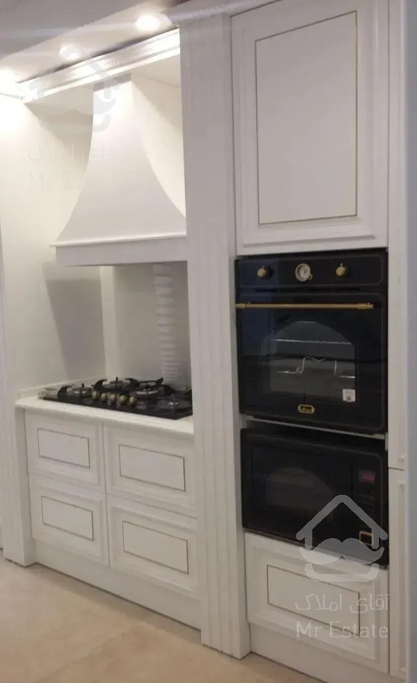 ۲۰۰ متر آپارتمان برند*قلب دروس*کلید نخورده