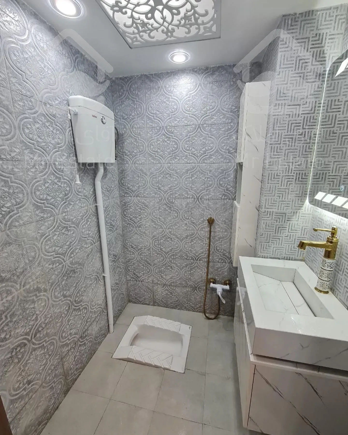 آپارتمان ۱۳۶متری/حوالی میدان کاج