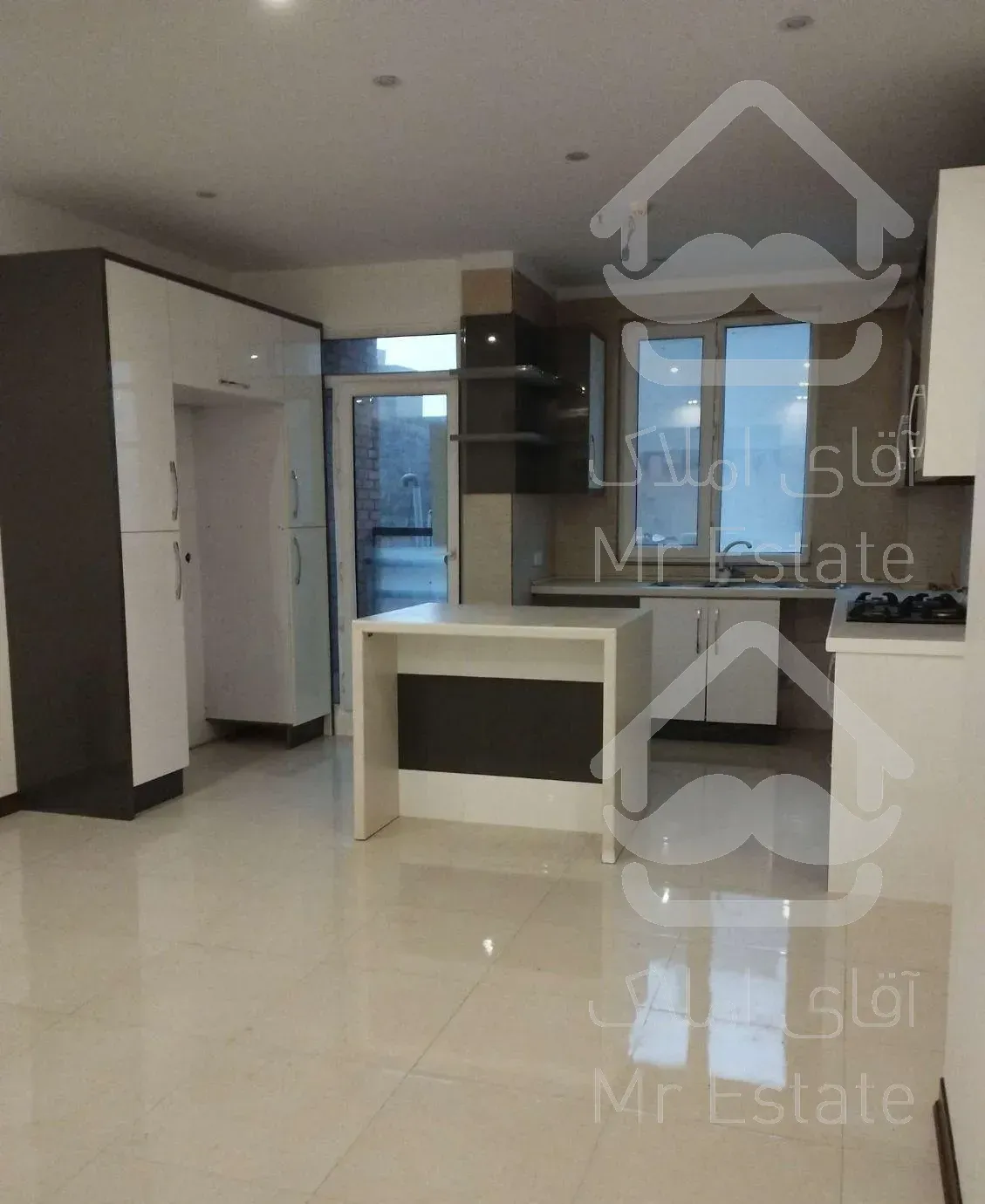 زرین نعل ۷۰متر فول امکانات ساختمان برند منطقه