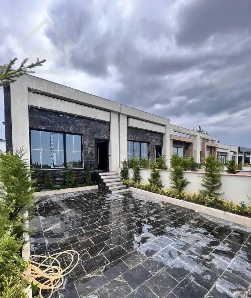 ویلانوساز داخل مجتمع با گیت نگهبانی