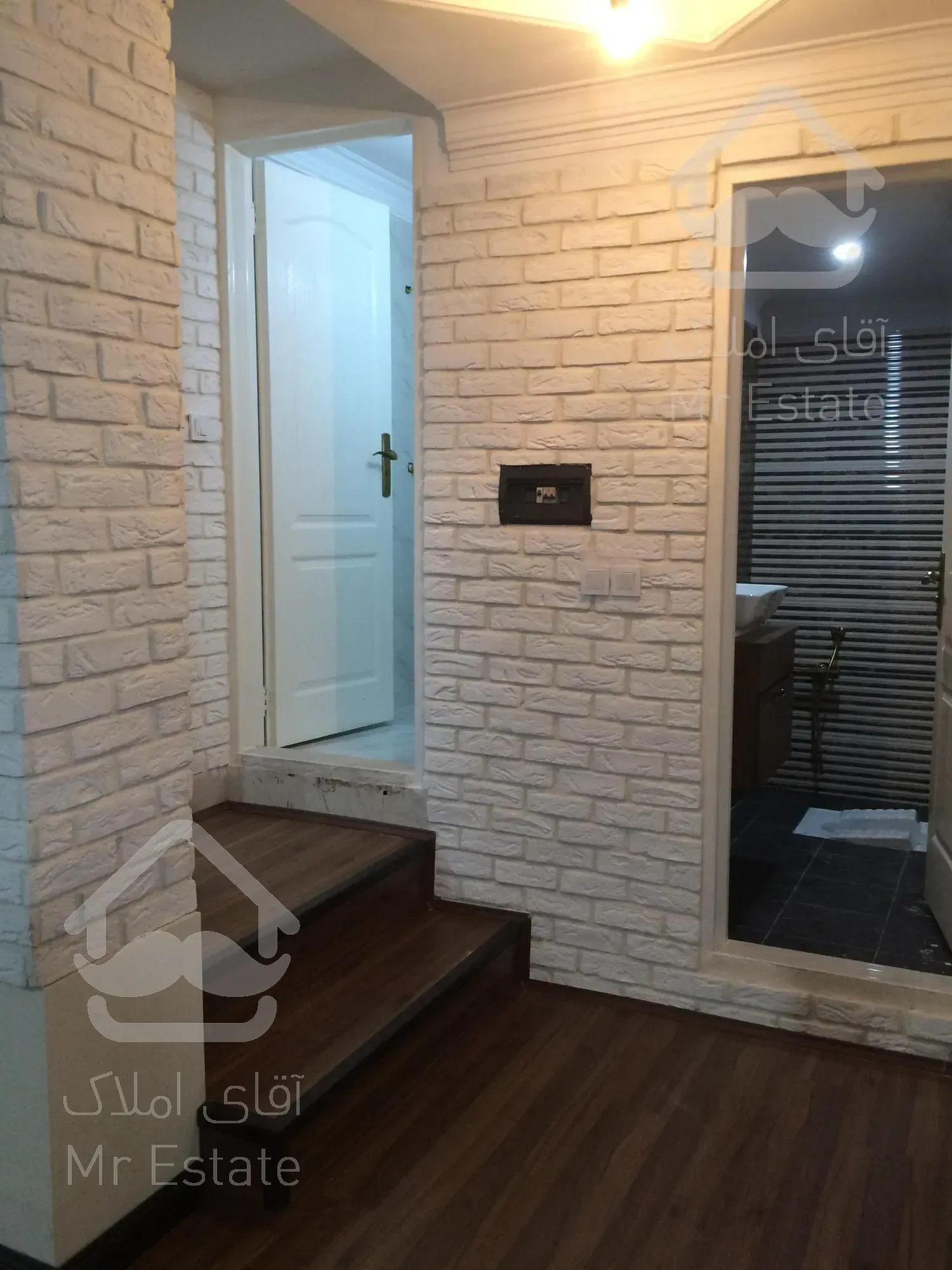 ۱۰۰متر تک واحدی صادقیه فردوس شرق زیر قیمت