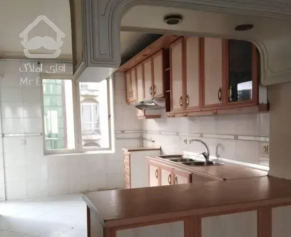 ۸۵مترطبقه دوم با پارکینگ سعادت آباد.بلوار شهرداری.