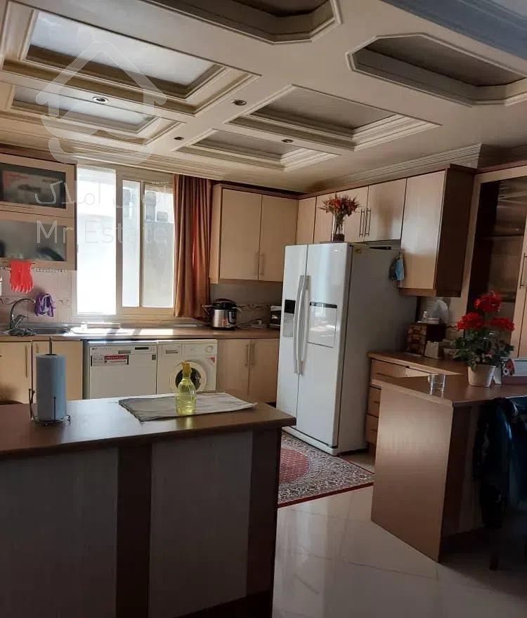 ولی عصر مطهری ۱۲۰ متر