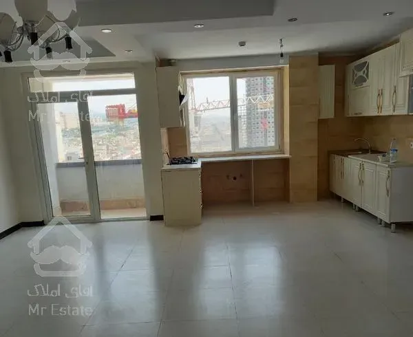 واحد ۱۰۰ متری در شمال دریاچه