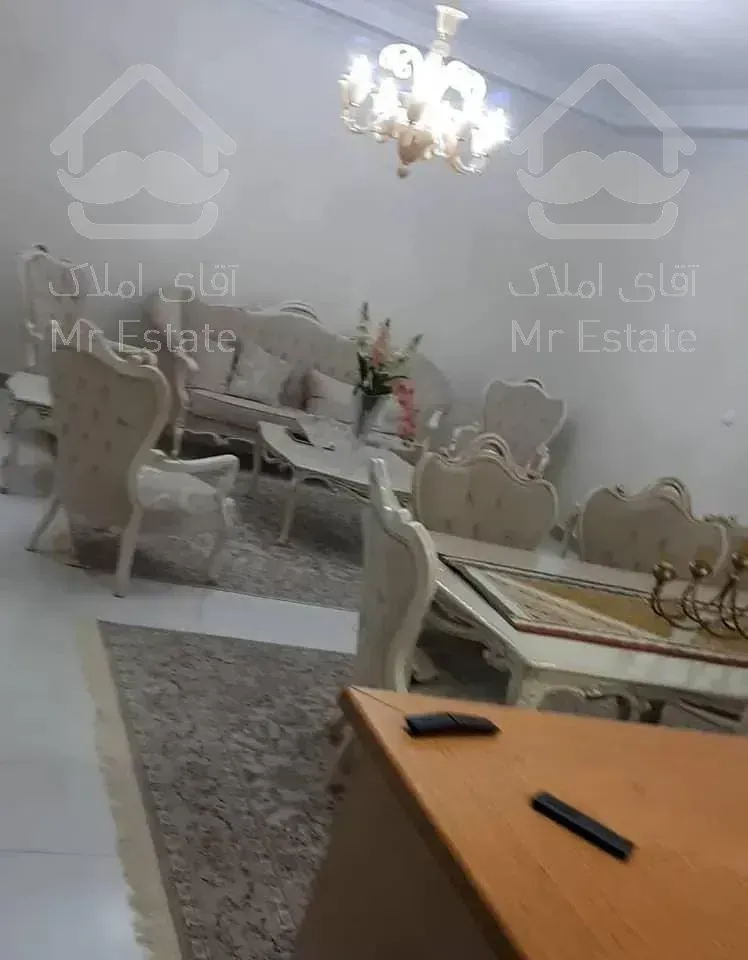 ۱۱۰ متر ۲ خواب  چند قدمی دریاچه چیتگر