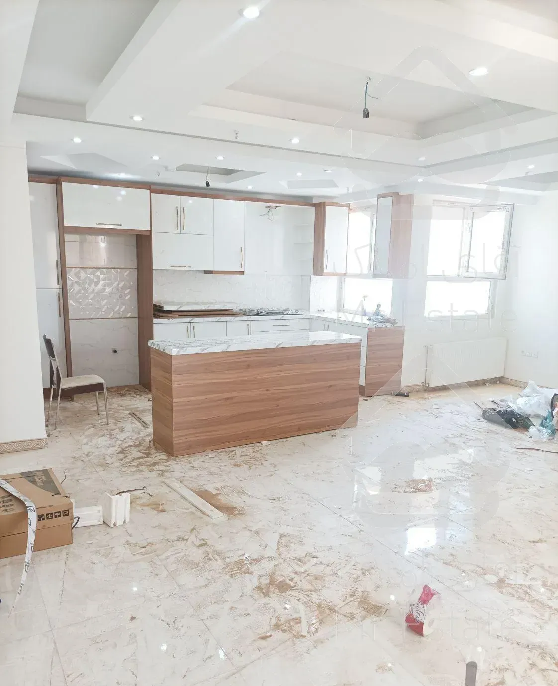 آپارتمان 100متری/کلید نخورده/فول امکانات