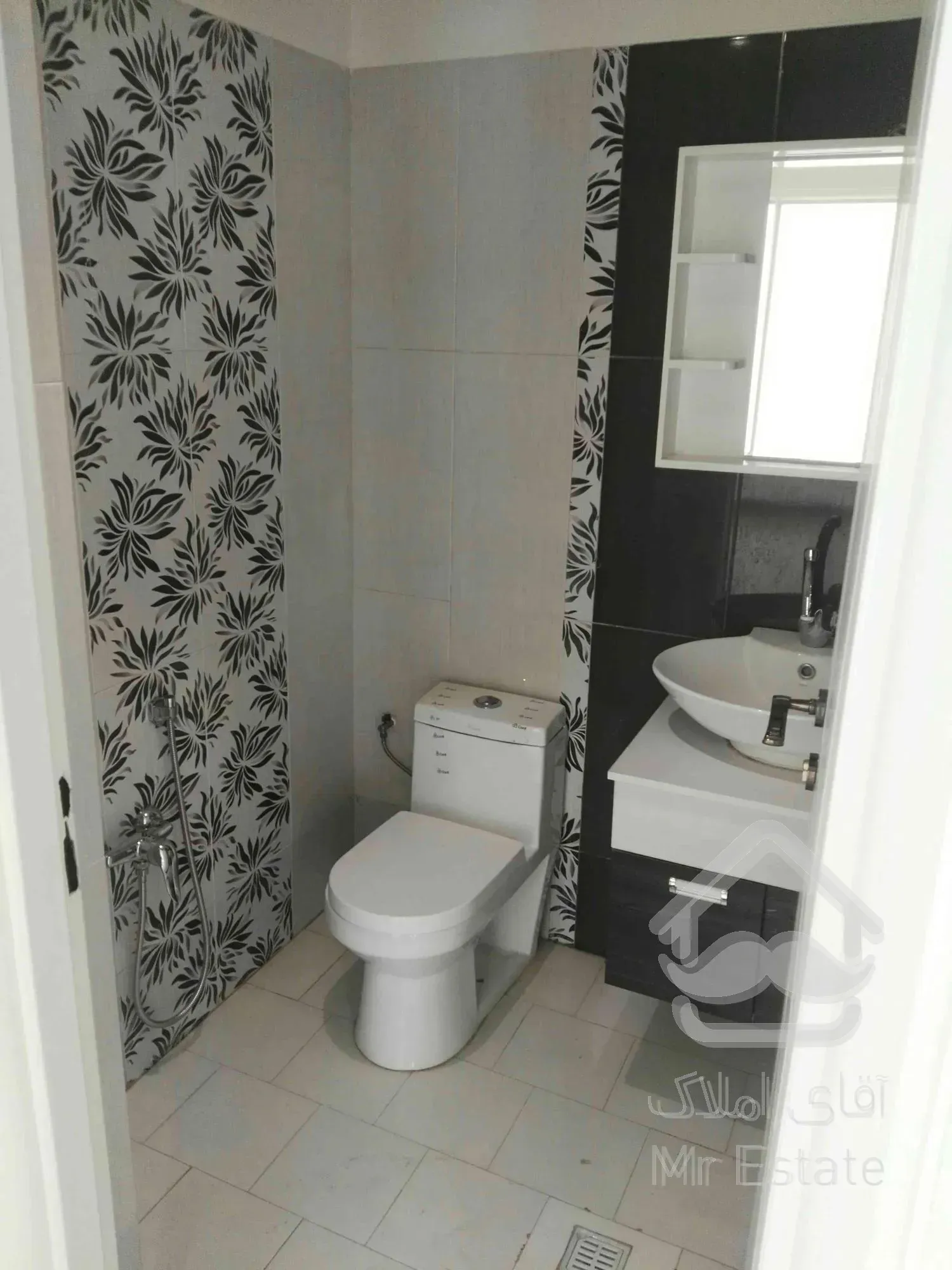 ۹۵ متر فول امکانات شیک کاشانی گلها