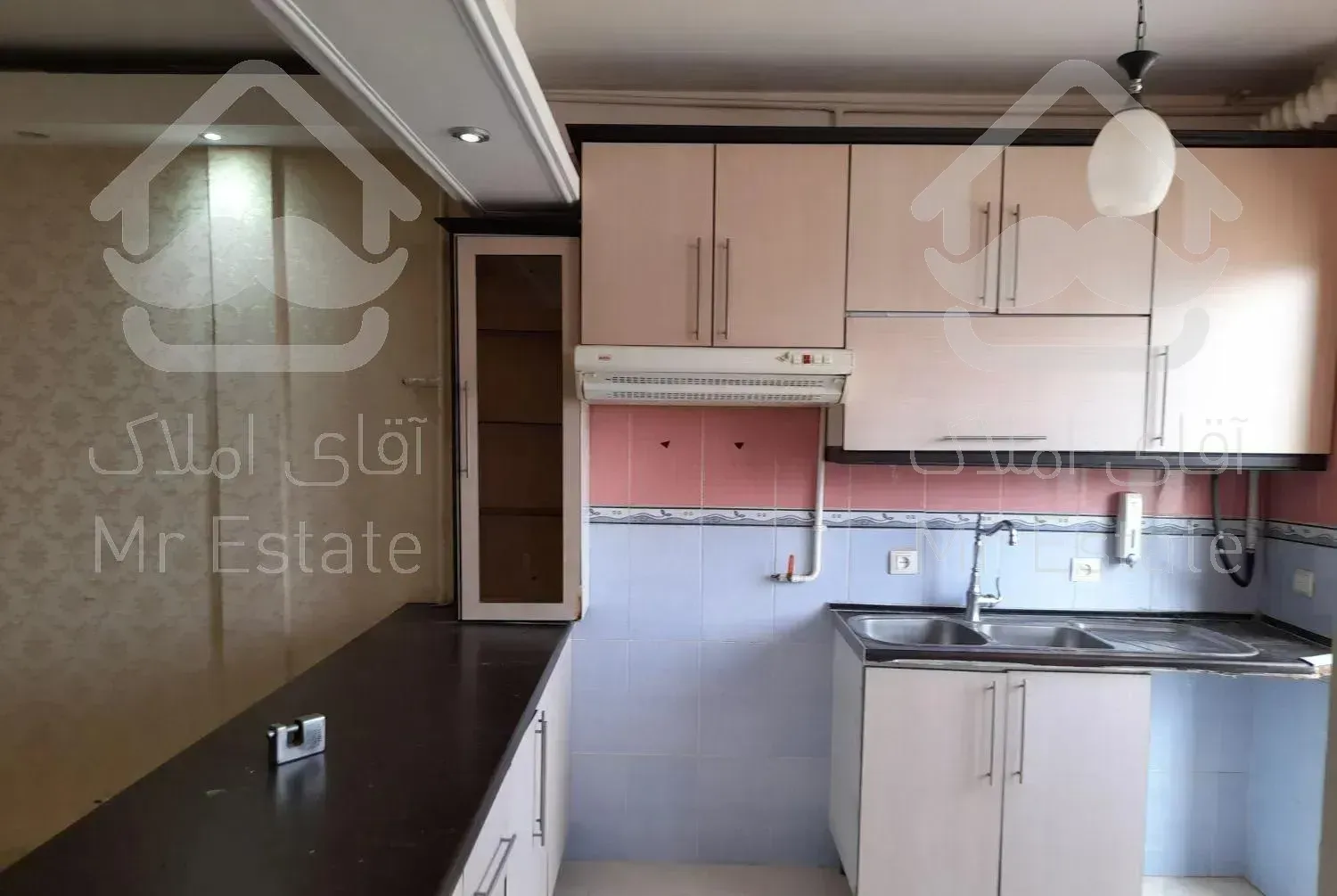 ۶۵ متر (اختر شرقی)