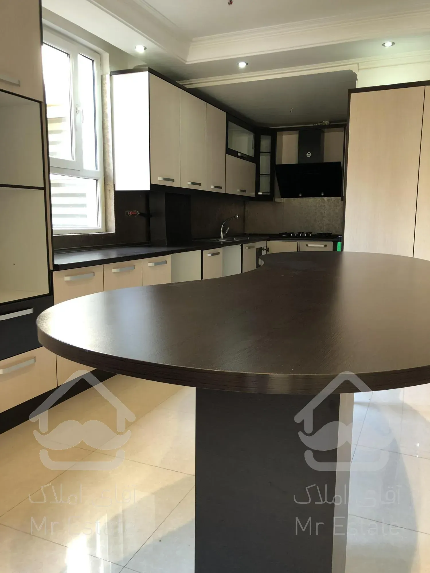 رهن و اجاره آپارتمان ۱۷۵ متری ۳ خوابه فرمانیه