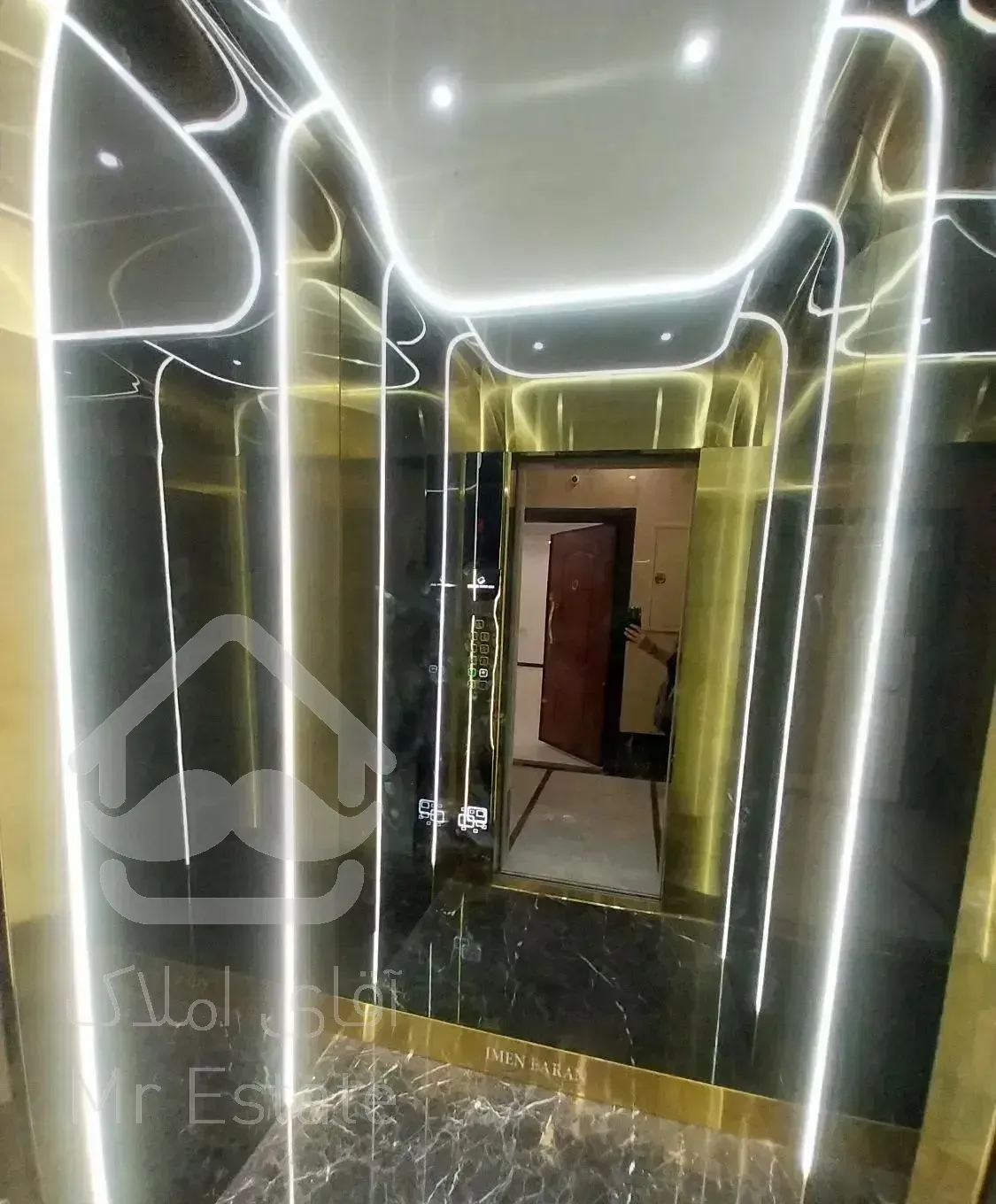 آپارتمان ۱۱۰متری فول تک واحد...کل ساختمان‌۶واحد