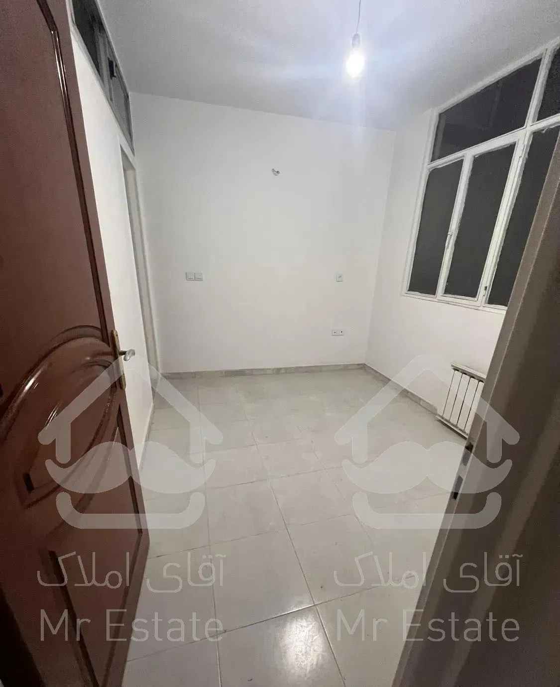 هروی کوچه پنجم رو به افتاب با پارکینگ سندی