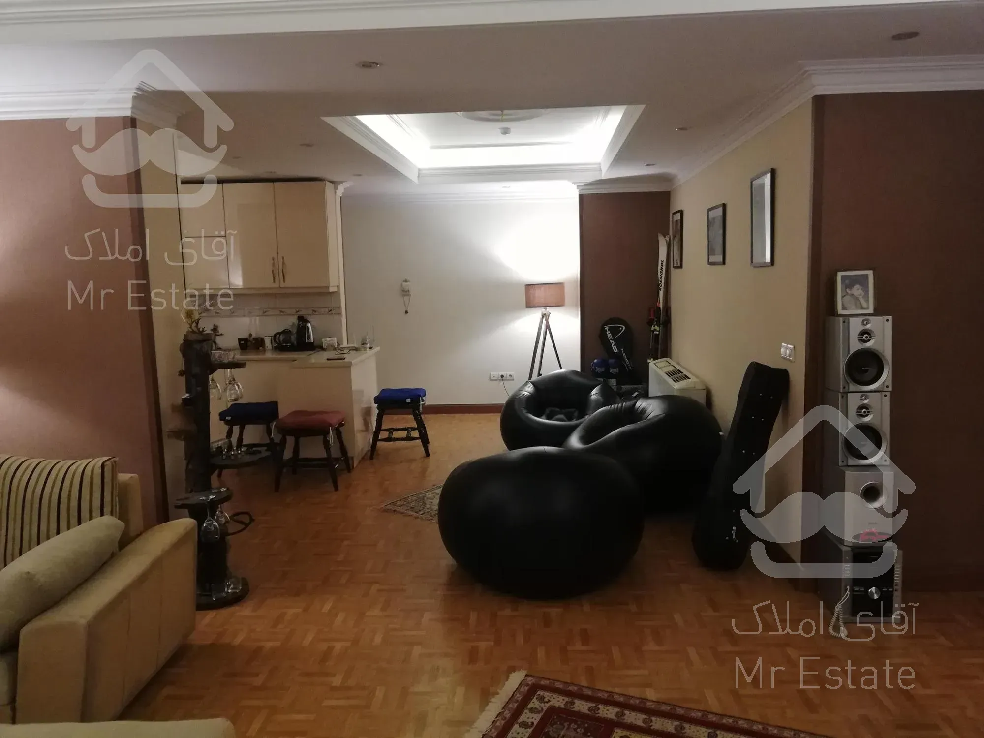 واحد لوکس در طبقه آخر یک برج ۱۴ طبقه