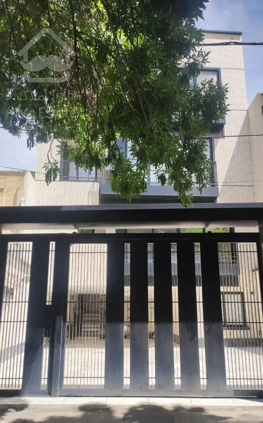 ۱۸۵متر ۳ خواب بر مادی نیاصرم حمزه طبقه آخرتک واحدی