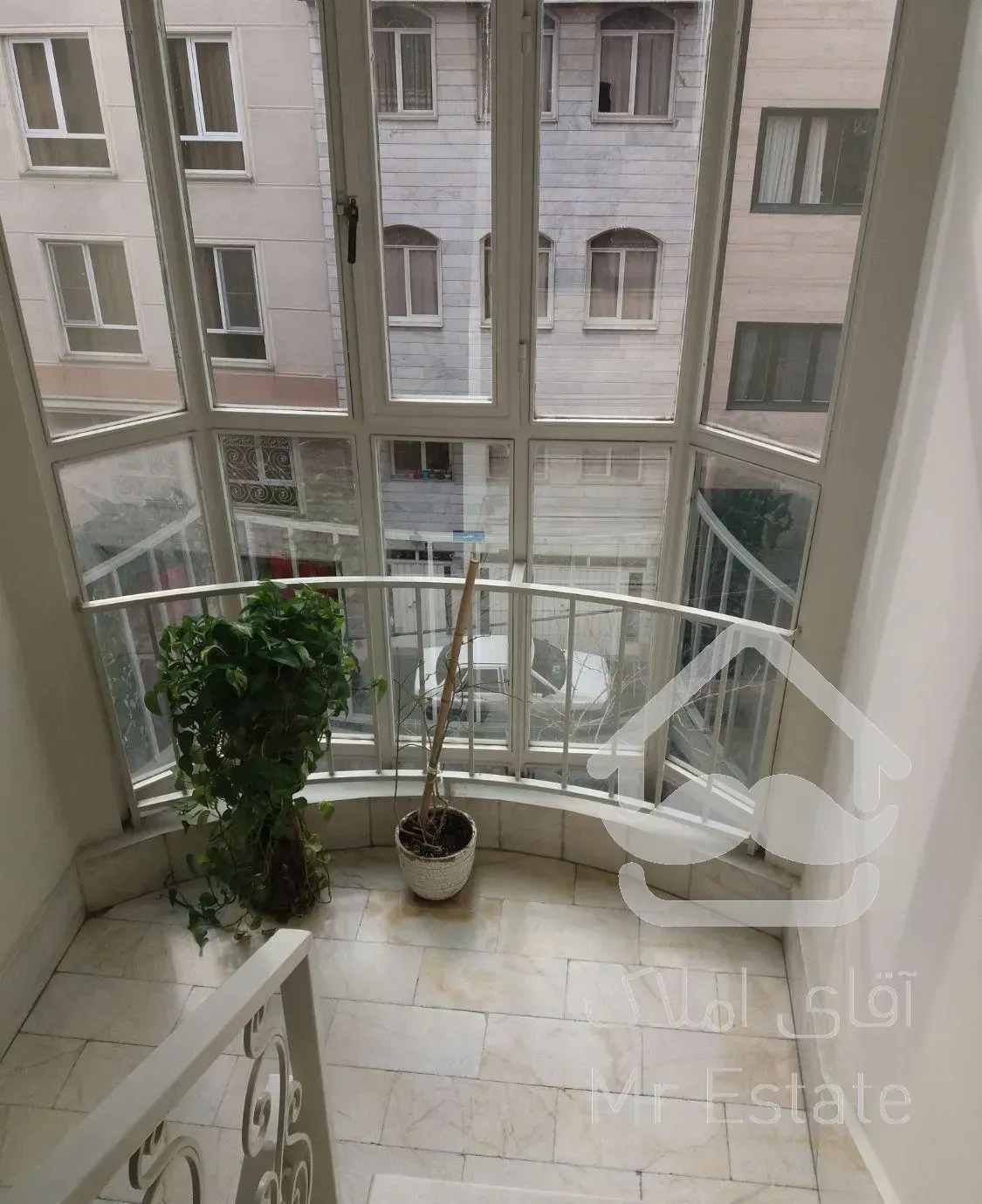 آپارتمان ۸۳ متری پاسداران