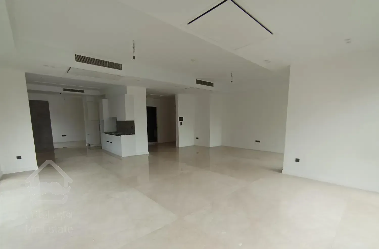 شمال کاخ نیاوران،۱۴۰متر تکواحدی