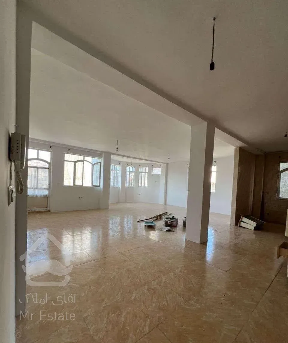 130متری 2خوابه طبقه 2 کابینت/کمد/انباری