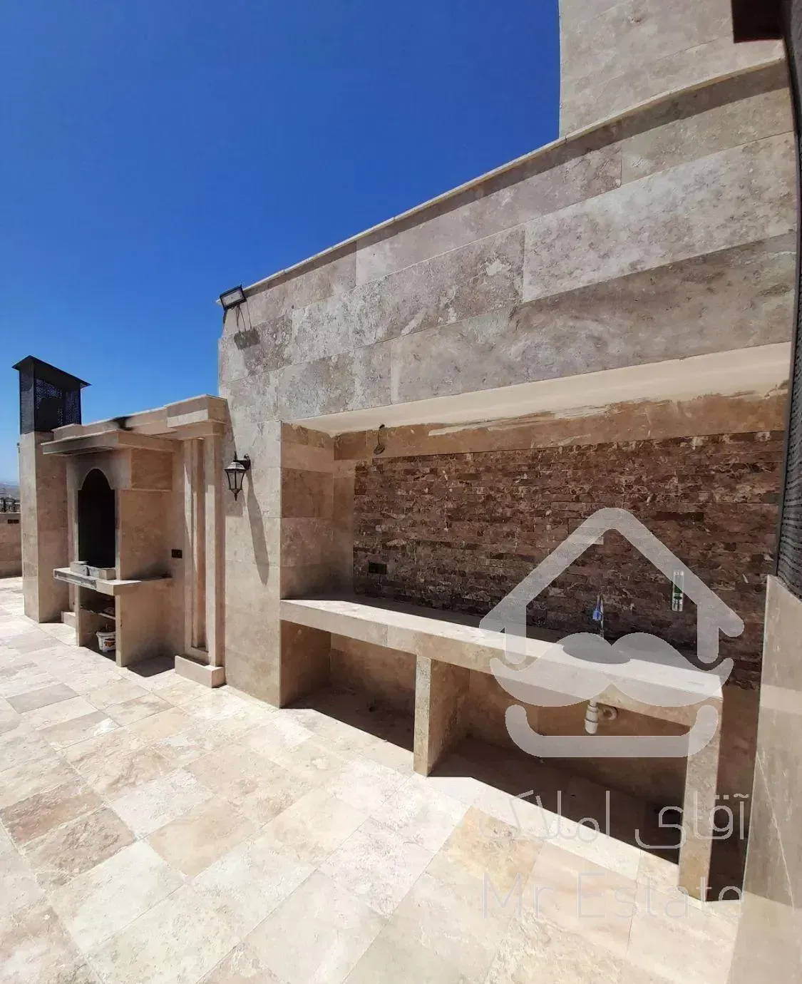 ۱۳۵ متر سه خواب صفر سند اماده شیک و برند