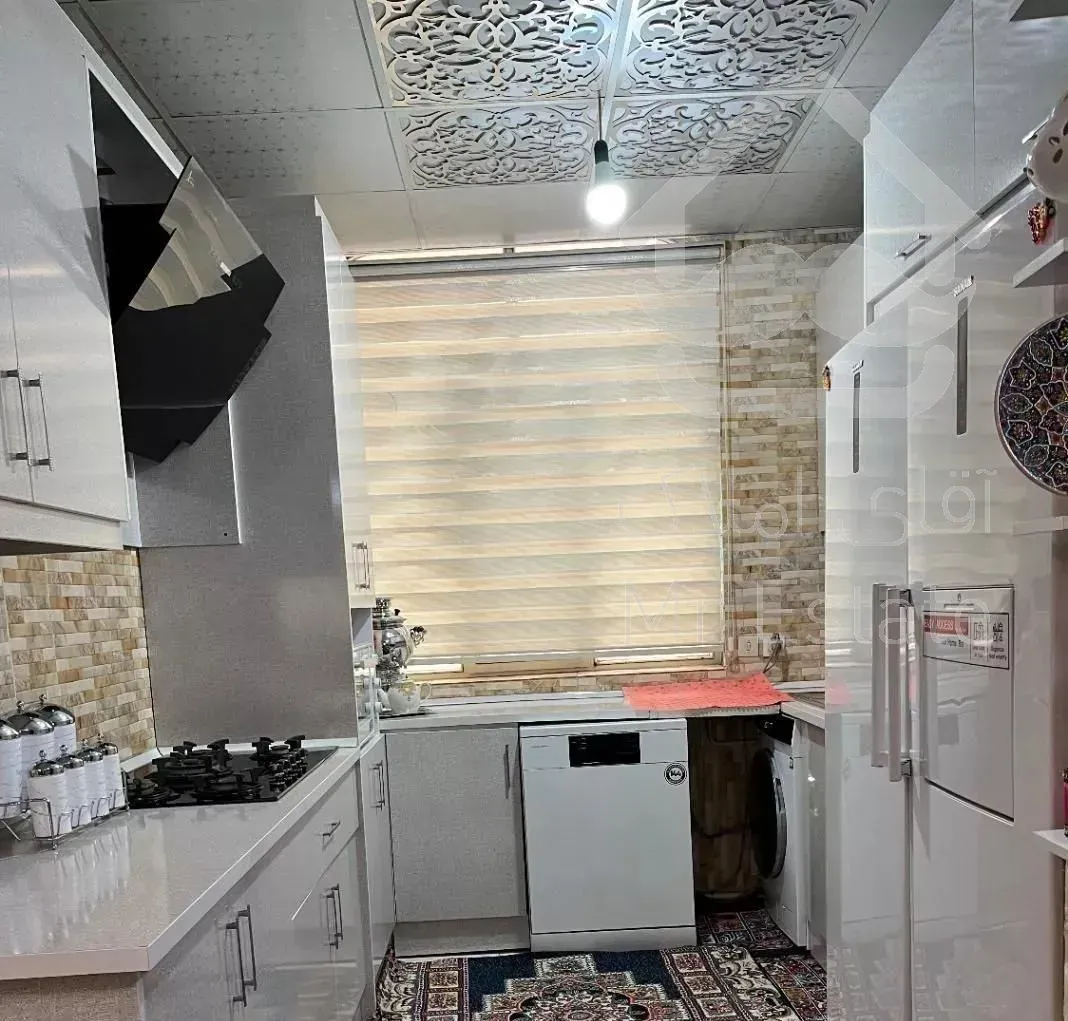 ۶۳متر/سالن مربع/نورگیر عالی/خوش نقشه/کلهر