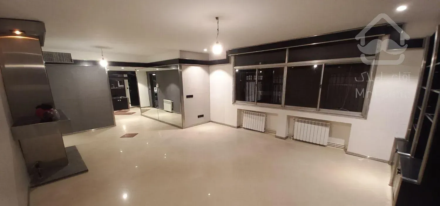 آپارتمان ۱۳۶ متری ۳ خوابه در گاندی