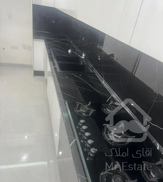 فروش آپارتمان ۸۰ متری ۲ خوابه همکف در جمهوری