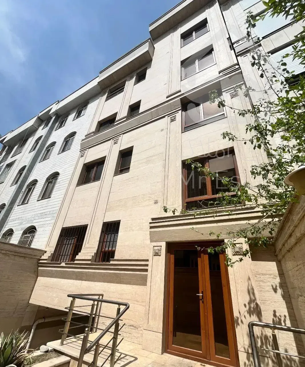 آپارتمان ۹۰متری تک واحدی