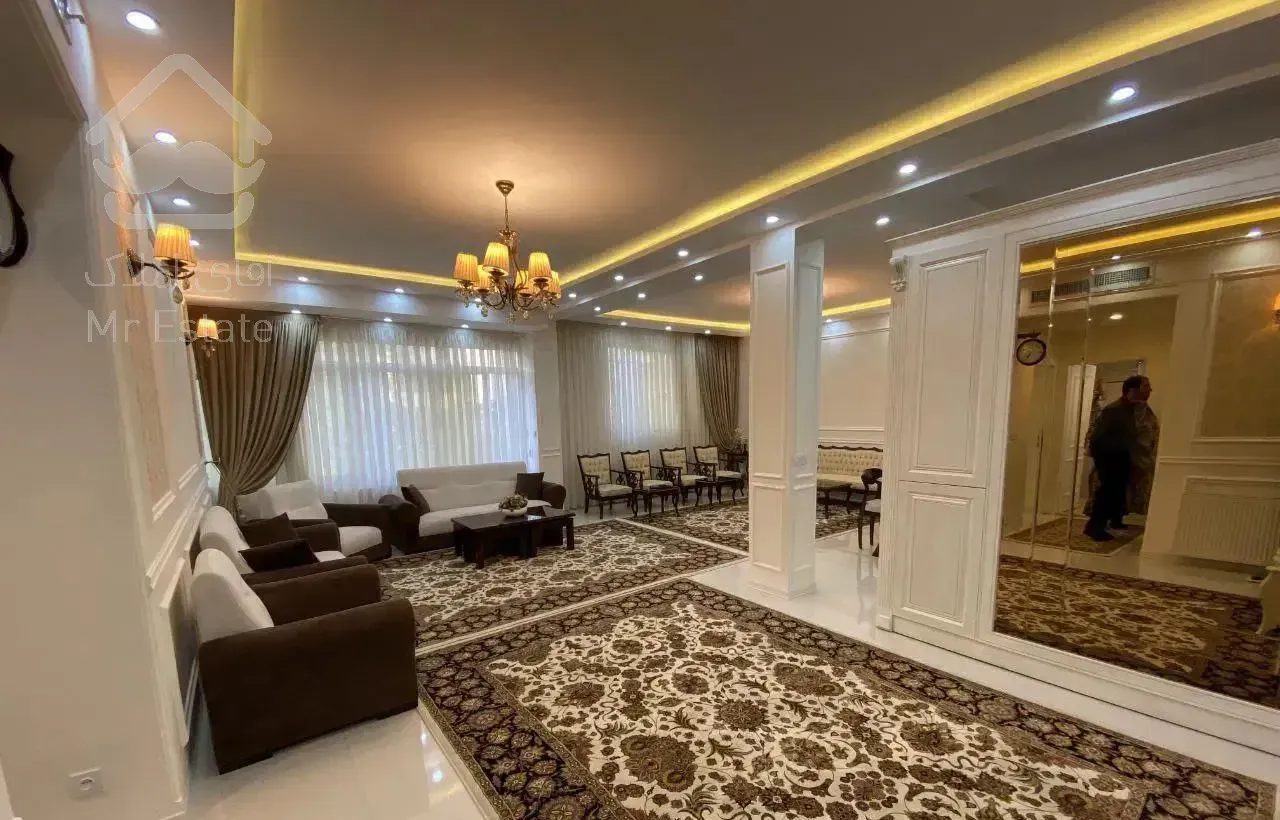 ۱۵۳ متر همکف بنفشه