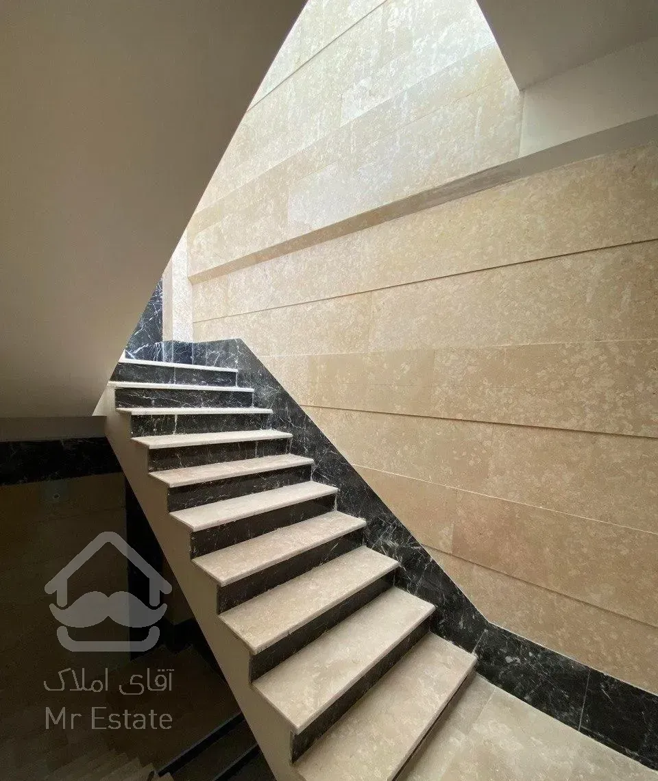 واحد ۱۱۸ متری