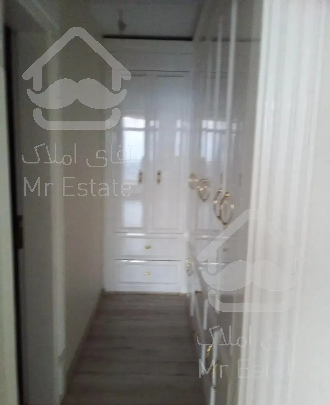 آپارتمان 270 متری فول مشاعات