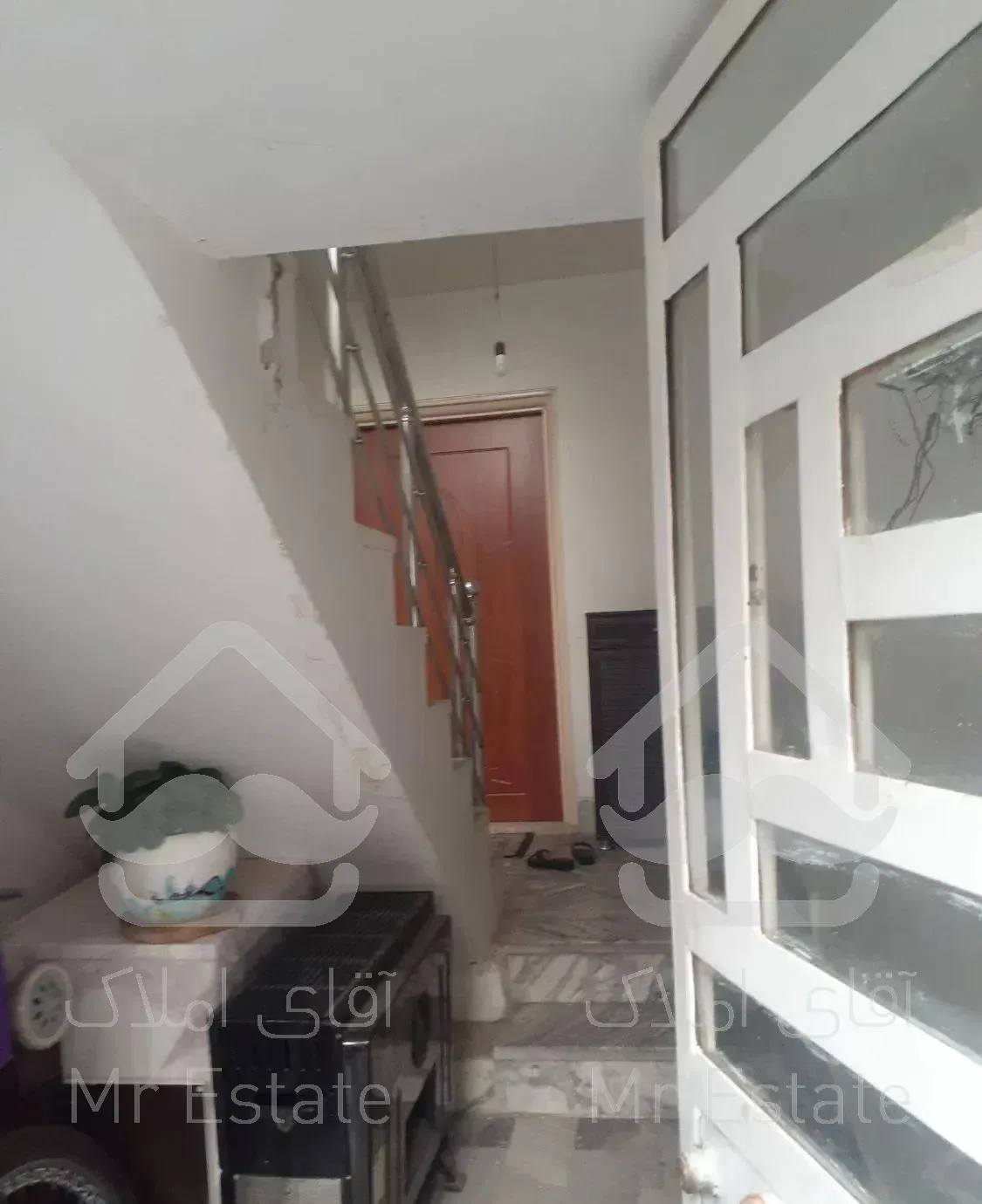 فروش ۲۰۰متر خانه ویلایی   شهرک راه اهن