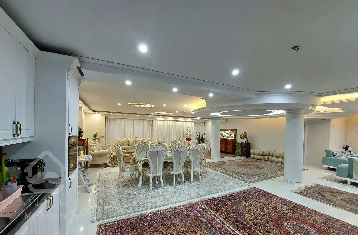 رهن و اجاره آپارتمان ۴خوابه ۳۲۰ متری بزرگمهر جنوبی