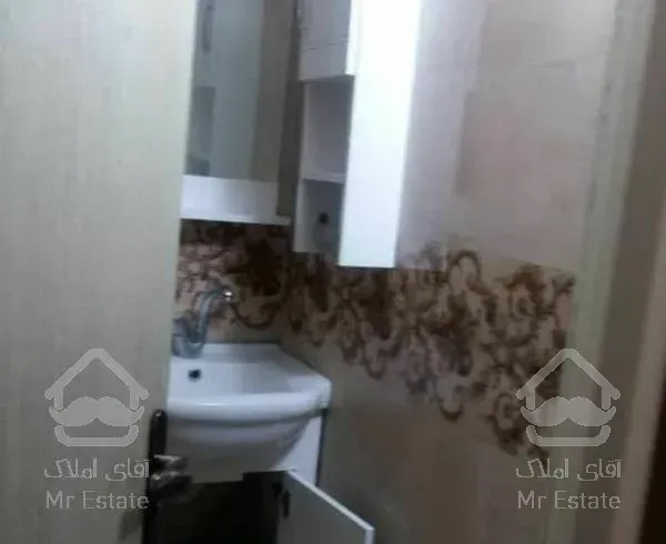 آپارتمان ۹۳ متری درختی