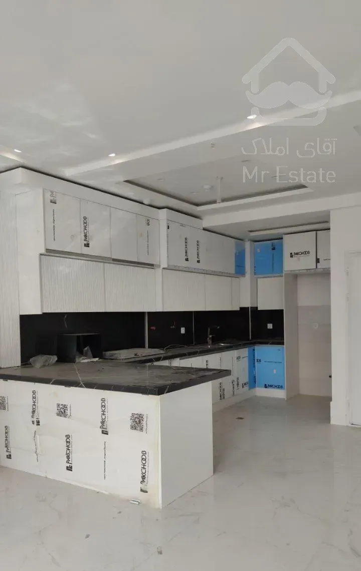 آپارتمان سنددار/چند قدم تا خیابان اصلی/اکبری