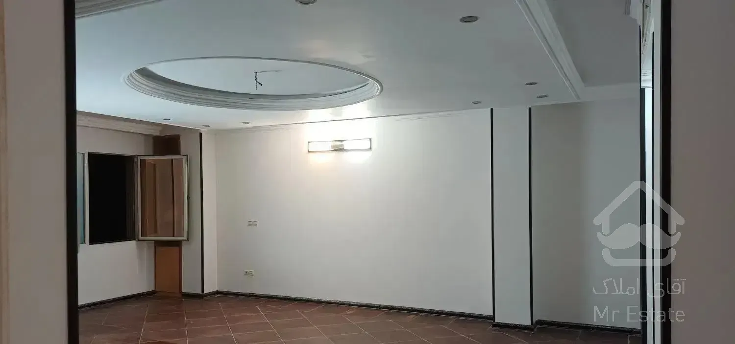 اجاره ۱۱۸ متری طبقه سوم