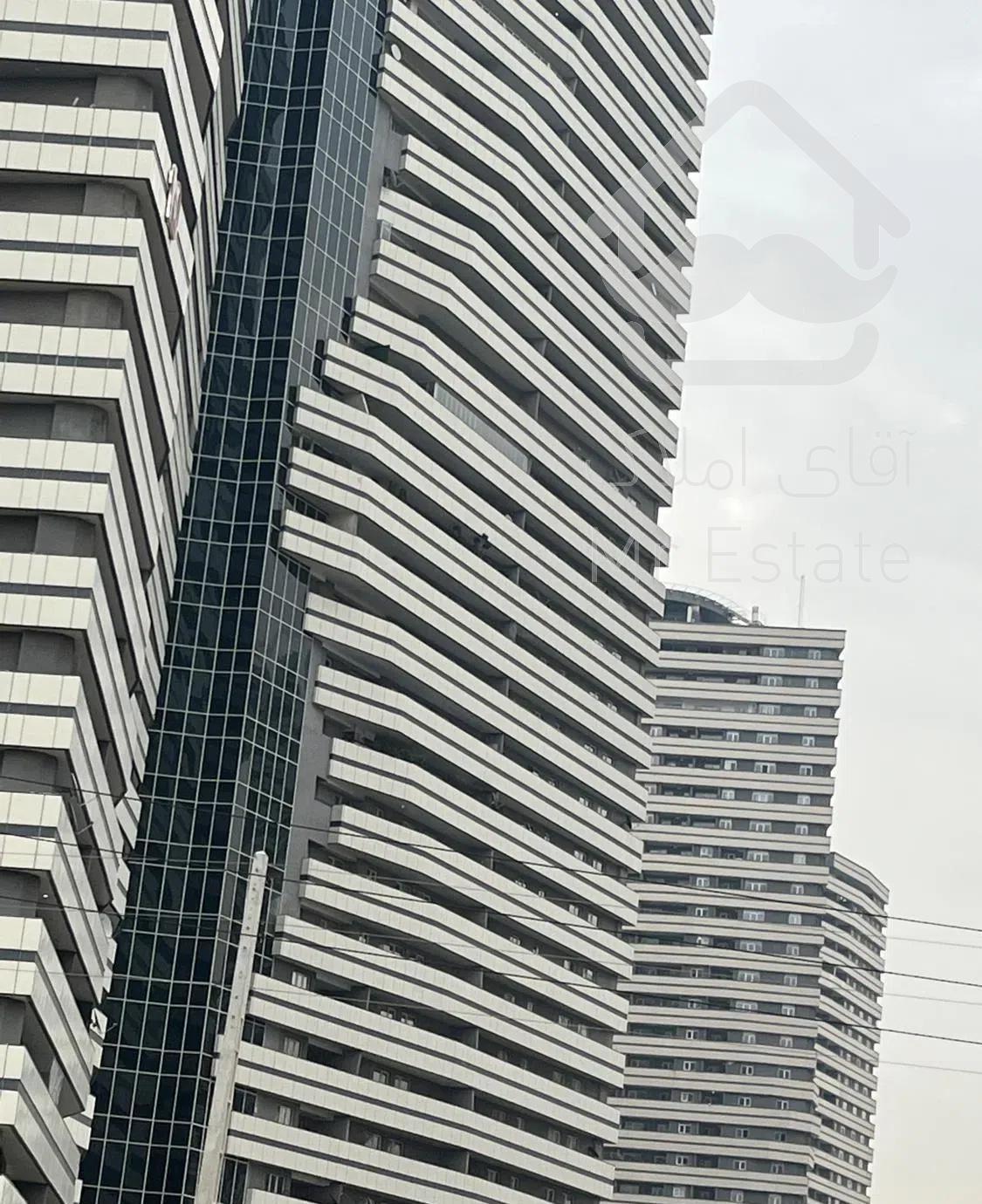 ۱۵۰ متر/کنار ایرانمال/شهرک برند منطقه/شهرک چیتگر