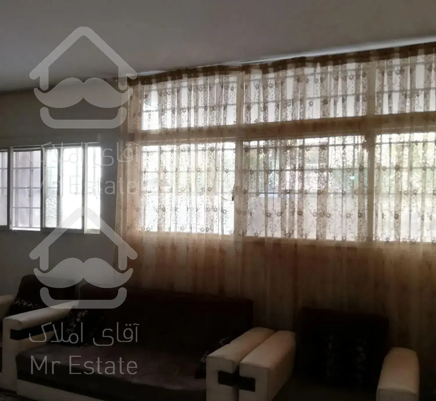 165 متـر 3 خـواب حیـاط دار کـریمخـان ویـلا شمـالـی