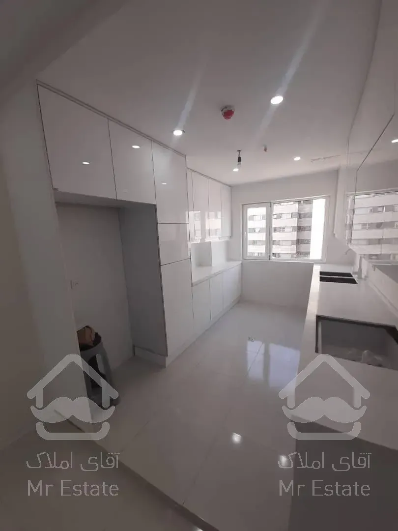 96 متری لاکچری در غرب دریاچه